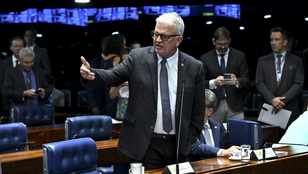 Petecão não acredita que Bocalom será candidato a governador, vê “charme” do prefeito e quer “conversar” com Mailza em abril